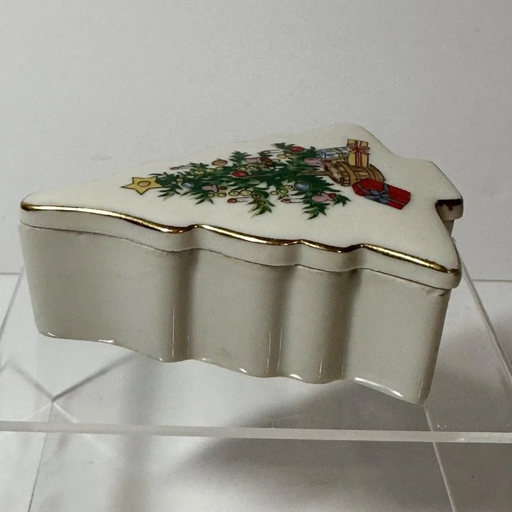 Lefton Vintage Hand Painted Porcelain Christmas Tree Trinket Box Made In Japan - Picture 2 of 8